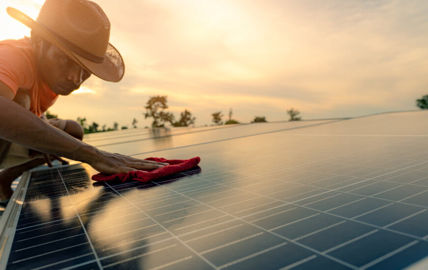 Cleaning Solar Panels without Water